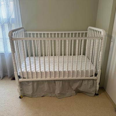 LOT 41A: Jenny Lind Crib M0391