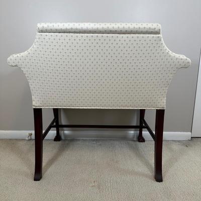 LOT 50C: Beautiful Mahogany Vanity Bench