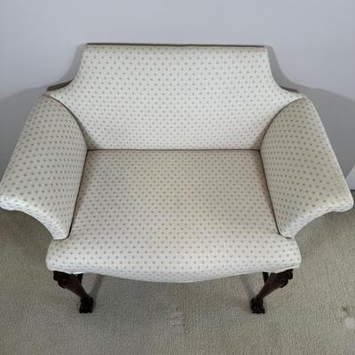 LOT 50C: Beautiful Mahogany Vanity Bench