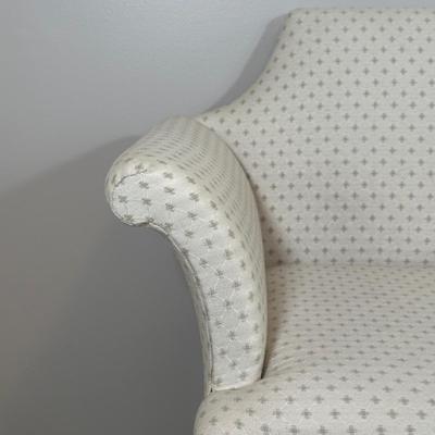 LOT 50C: Beautiful Mahogany Vanity Bench