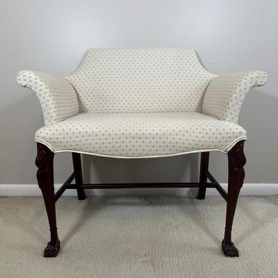 LOT 50C: Beautiful Mahogany Vanity Bench