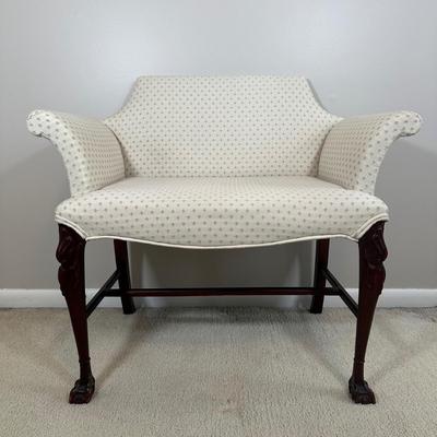 LOT 50C: Beautiful Mahogany Vanity Bench