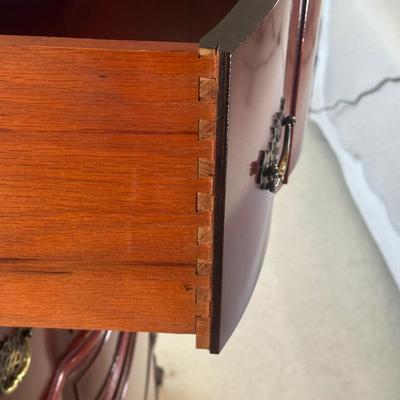 LOT 52C: Vintage Mahogany 5 Drawer Dresser
