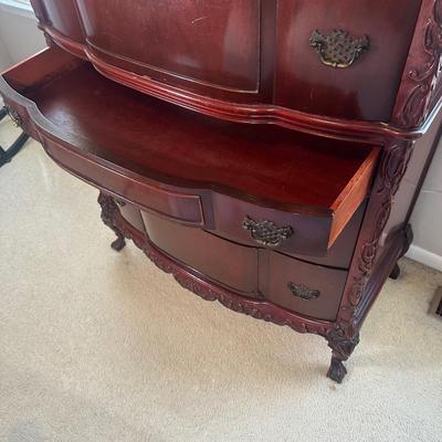 LOT 52C: Vintage Mahogany 5 Drawer Dresser