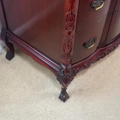 LOT 52C: Vintage Mahogany 5 Drawer Dresser