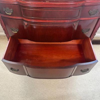 LOT 52C: Vintage Mahogany 5 Drawer Dresser