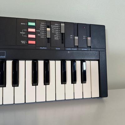 LOT 59A: Casio PT-100 Electric Keyboard
