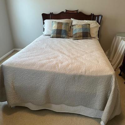 LOT 61A: Beautiful Vintage Headboard w/ Full-Size Bed Frame