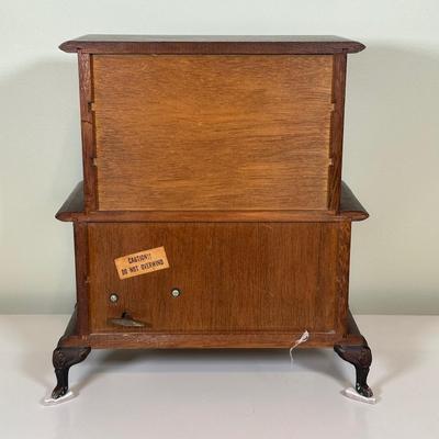 LOT 62A: Small Jewelry Ardmore w/ Neatnix Jewelry Star & More