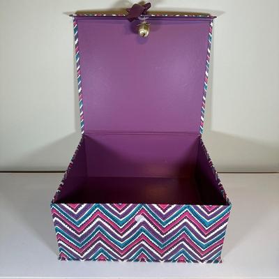 LOT 62A: Small Jewelry Ardmore w/ Neatnix Jewelry Star & More