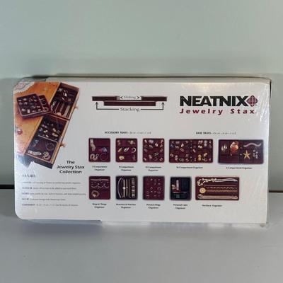 LOT 62A: Small Jewelry Ardmore w/ Neatnix Jewelry Star & More