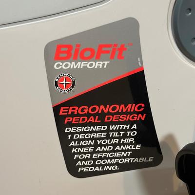 LOT 64G: Schwinn 120 Exercise Bike