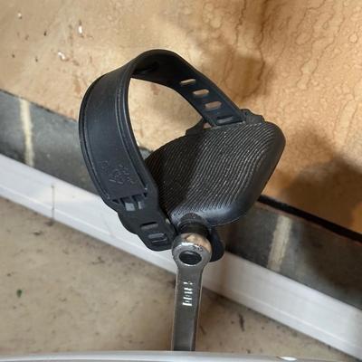 LOT 64G: Schwinn 120 Exercise Bike