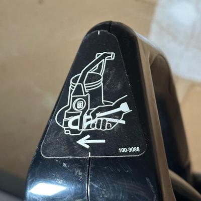 LOT 65G: Toro Super Blower & Black & Decker 17” Hedge Trimmer