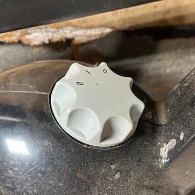 LOT 65G: Toro Super Blower & Black & Decker 17” Hedge Trimmer