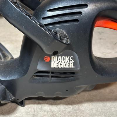 LOT 65G: Toro Super Blower & Black & Decker 17” Hedge Trimmer