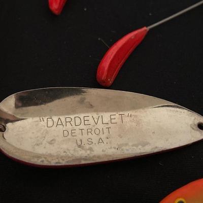 Vtg. Fishing lures & spinners
