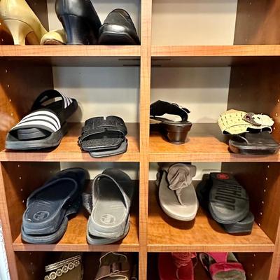 Women's Shoe lot - size 9 - lot A