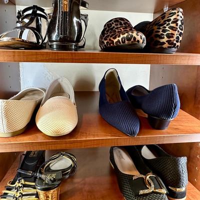 Women's shoe lot size 9 - Lot B