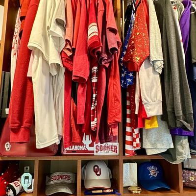 Women's Plus Size Clothes - Lot G - XL - 2 XL OU/Thunder Theme
