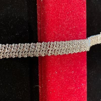 Beautiful 2 Carat TW Diamond tennis bracelet