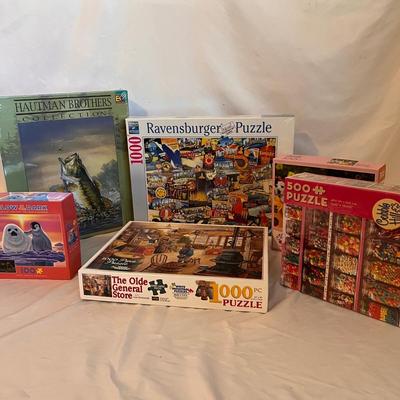 Assortment of Puzzles Including New In Box (B1-RG)