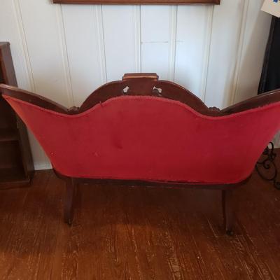 Tufted Red Victorian Parlor Sofa (LR-KD)