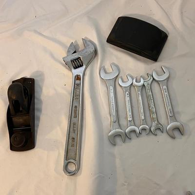 Large Asst. of Tools & Household/Auto Essentials (B1-RG)
