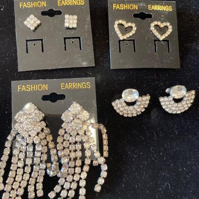 4 pairs rhinestone fashion earrings