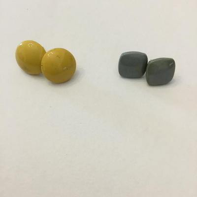 Vintage 80s metal enamel stud earrings