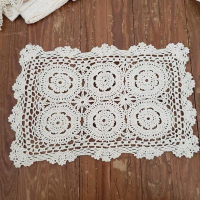 Crochet Linens, Doilies and Bedspread (LR-KD)