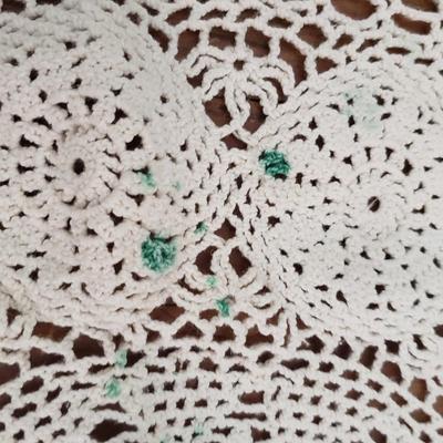 Crochet Linens, Doilies and Bedspread (LR-KD)
