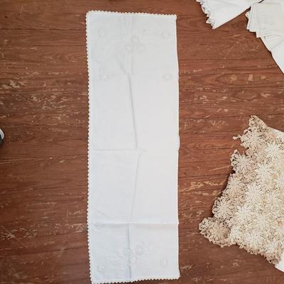 Crochet Linens, Doilies and Bedspread (LR-KD)