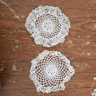 Crochet Linens, Doilies and Bedspread (LR-KD)