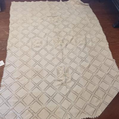 Crochet Linens, Doilies and Bedspread (LR-KD)