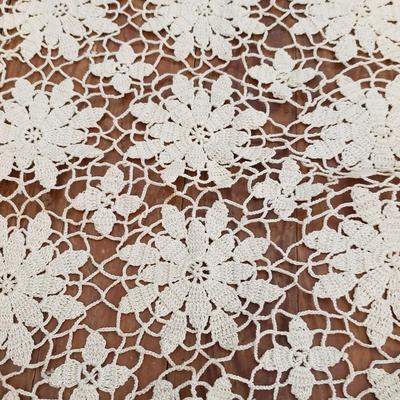 Crochet Linens, Doilies and Bedspread (LR-KD)