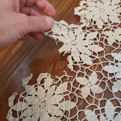 Crochet Linens, Doilies and Bedspread (LR-KD)