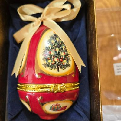 (2) New in the Box Valerie Parr Hill Mr. Christmas Porcelain Box Ornaments - red & green