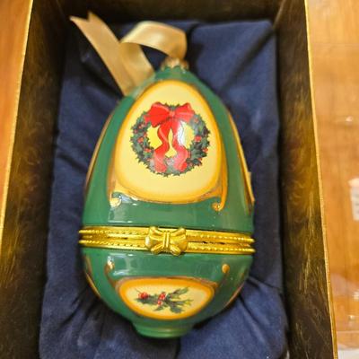 (2) New in the Box Valerie Parr Hill Mr. Christmas Porcelain Box Ornaments - red & green