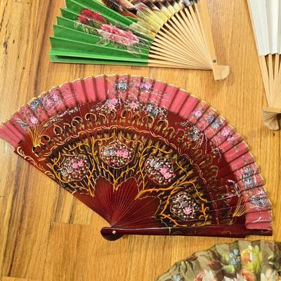 (4) Fans - Asian