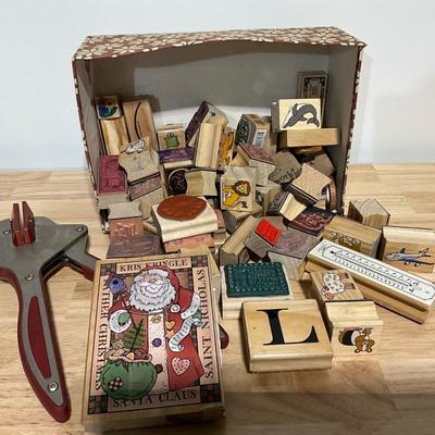 QuickKutz Scrapbooking Die Cutter and Crafting Stamps