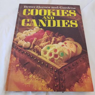 True Vintage Smalls, Toys, Keys, Pocket Knives, Advertising & More (B2-KD)