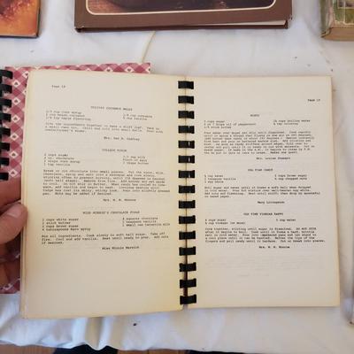 True Vintage Smalls, Toys, Keys, Pocket Knives, Advertising & More (B2-KD)
