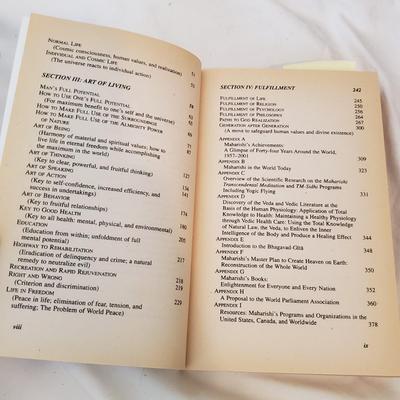 Maharishi Books, Photographs and More (B2-KD)