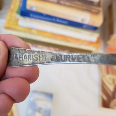 Maharishi Books, Photographs and More (B2-KD)