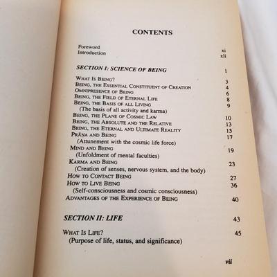 Maharishi Books, Photographs and More (B2-KD)