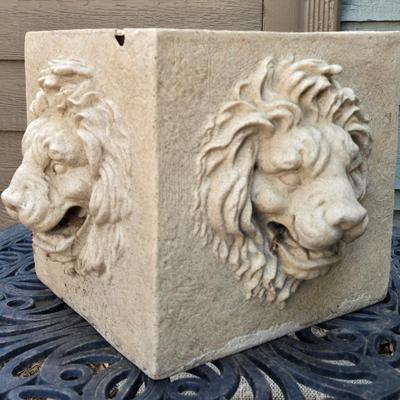 Resin 4 Sided Lion Head Planter