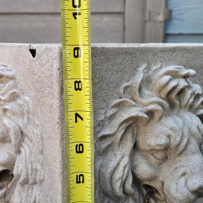 Resin 4 Sided Lion Head Planter