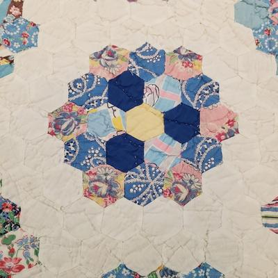 Six Vintage Handmade Quilts (B1-KD)