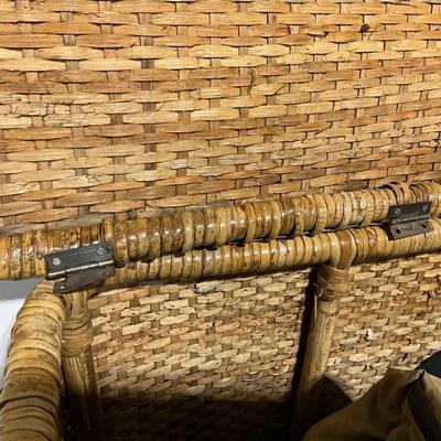 Bamboo Picnic Basket, Eddie Bauer Hat, Golfer Ardalt Japan, Umbrellas